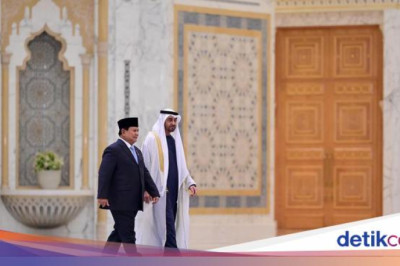 Tiba di Istana Qasr Al Watn Abu Dhabi, Prabowo Disambut Upacara Kenegaraan