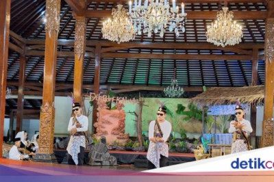 Lestarikan Seni Pertunjukan, Pemkab Kendal Gelar Opak Abang di TMII