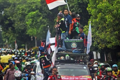 20 Mei, ribuan ojol dan kurir turun ke jalan. Tuntut keadilan, perlindungan hukum, dan tarif yang adil. Suara mereka, suara kita semua.