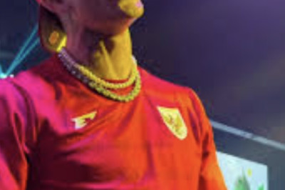 Justin Bieber Wears Indonesian National Team Jersey During Concert, Fans Go Wild